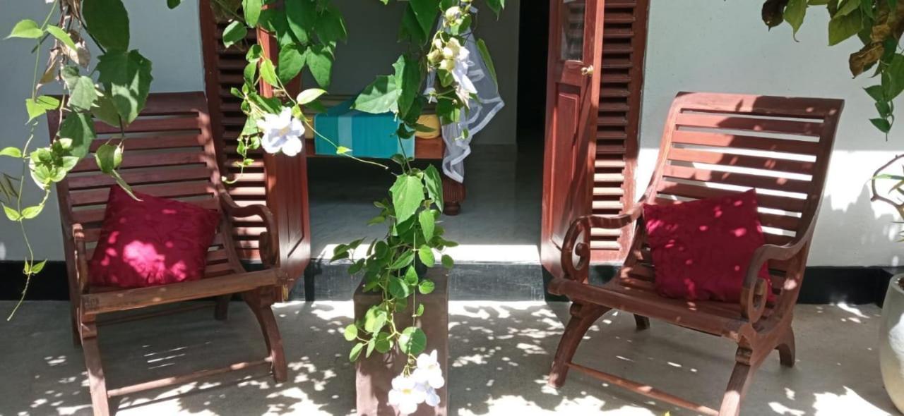 Mandara Rest Bed & Breakfast Hikkaduwa Dış mekan fotoğraf
