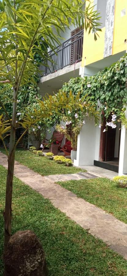 Mandara Rest Bed & Breakfast Hikkaduwa Dış mekan fotoğraf