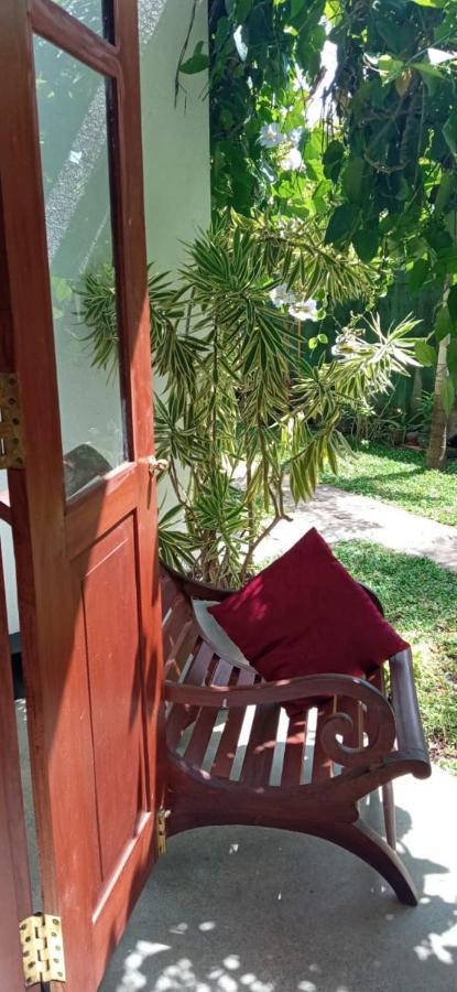 Mandara Rest Bed & Breakfast Hikkaduwa Dış mekan fotoğraf