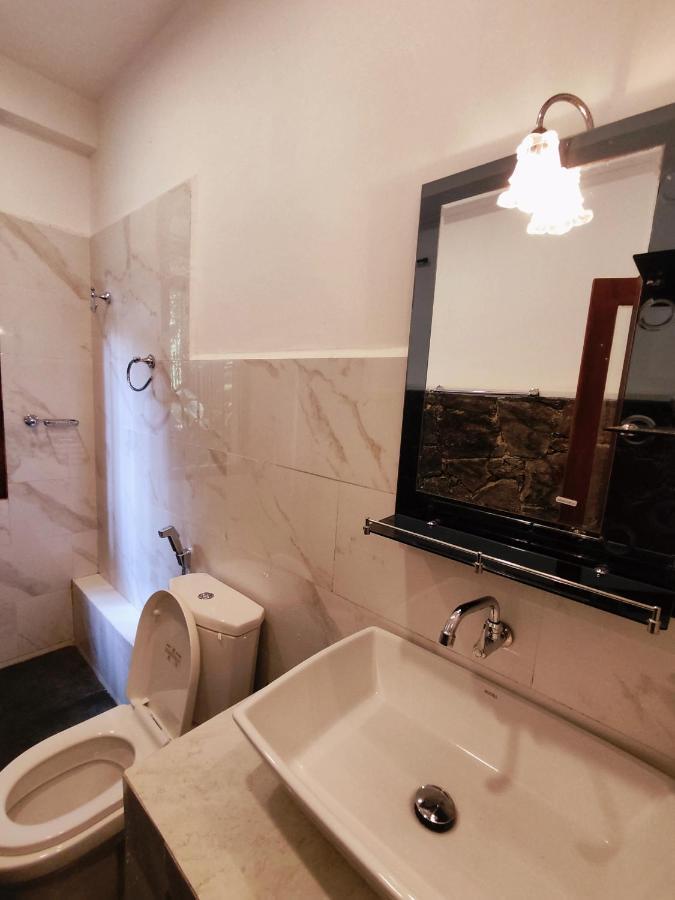 Mandara Rest Bed & Breakfast Hikkaduwa Dış mekan fotoğraf