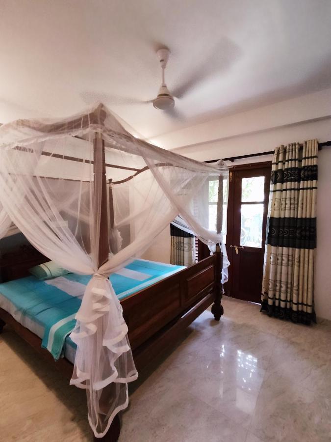 Mandara Rest Bed & Breakfast Hikkaduwa Dış mekan fotoğraf