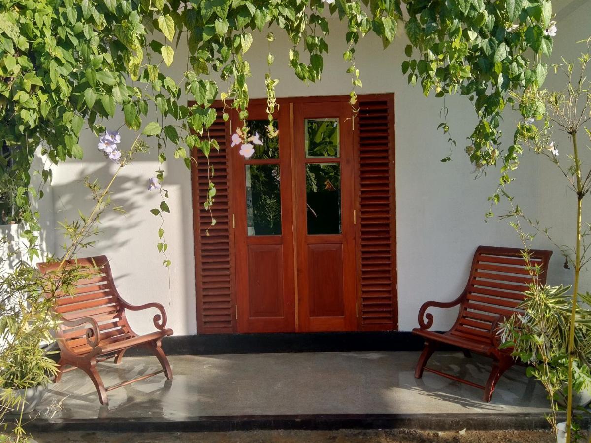 Mandara Rest Bed & Breakfast Hikkaduwa Dış mekan fotoğraf